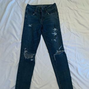 Hi-rise Jeggings with Rips